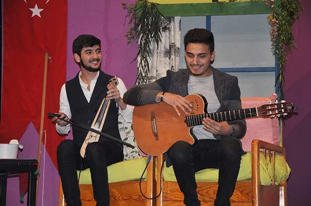 tiyatro hisar 21 Xmra1uOLCg