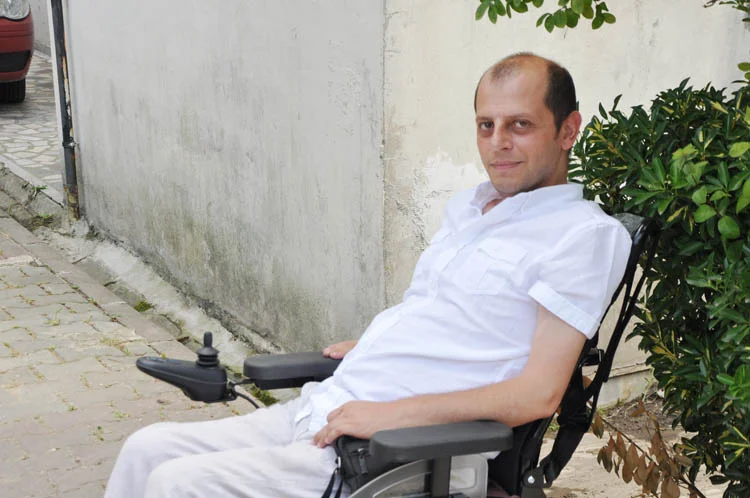 TOFD Beykoz Şubesi'nde gerçekleştirilen bir törenle, Engelsiz Aslanlara tekerlekli sandalye,