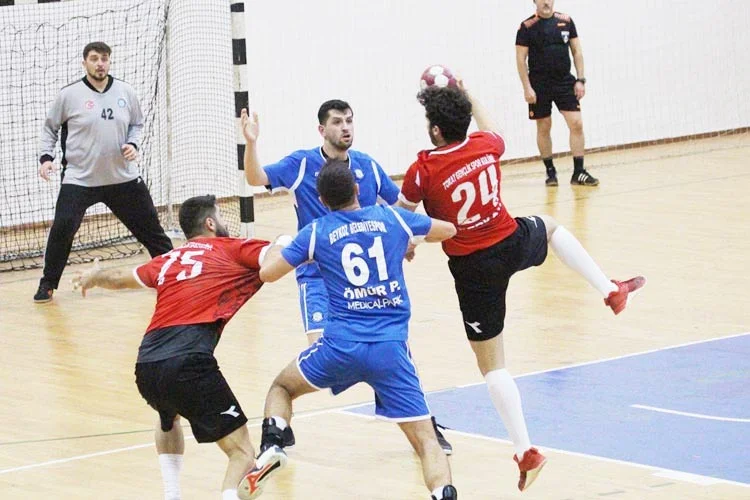 THF Erkekler Hentbol Türkiye Kupası Tokat Grubunda ilk maçına çıkan