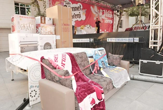 Beykoz Belediyesi, ilçede bekar olup evlenmek isteyen ancak maddi zorlukları