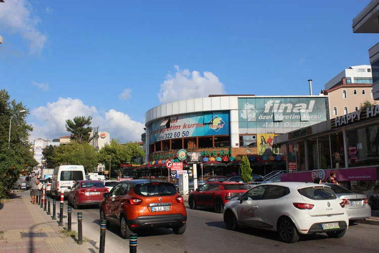 Beykoz’da kaldırım yenilemesi çileye döndü 1 trafikca aRU4dNpf2r