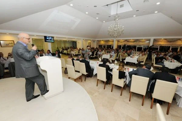 Beykoz Belediye Başkanı Yücel Çelikbilek, ilçedeki meslek gruplarına yönelik düzenlenen,