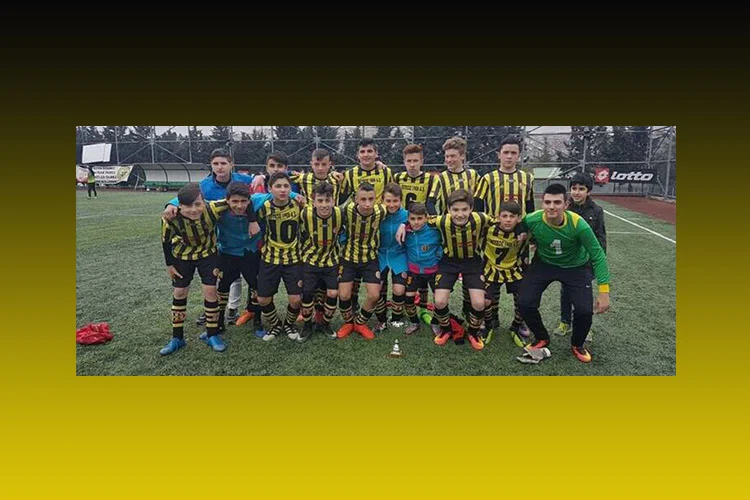 Beykoz 1908 U14 futbol takımı Esenyurtspor'u yenerek Türkiye Şampiyonası biletini