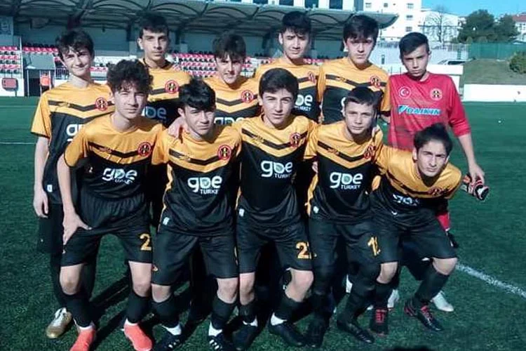 İstanbul Amatör Ligleri U15 Yaş B Kategorisi 30. Grubunda mücadele