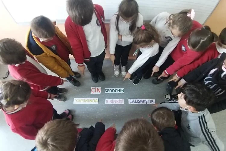 Beykoz Zerzevatçı Mahallesi Sait Taşçıoğlu İlkokulunda hazırlanan eTwinning projesiyle öğrenciler