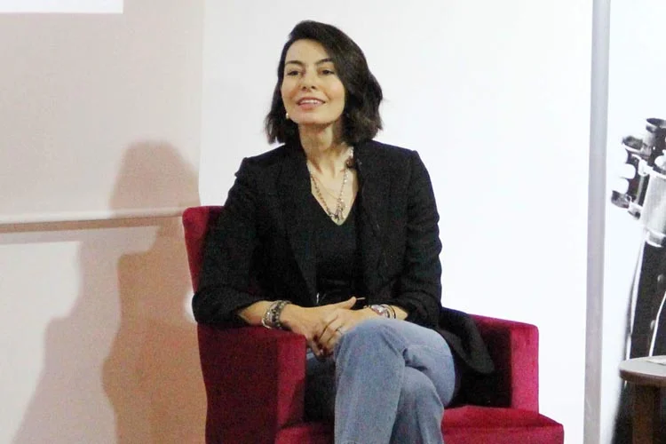 Beykoz Üniversitesi öğrencileri ile bir araya gelen Pınar Tunç, yapay