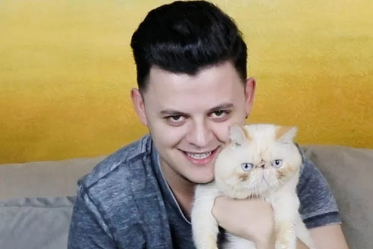 Fenomen Youtuber Burak Güngör, Beykoz ormanlarındaki sahipsiz köpekler için yardım