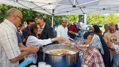 Beykoz Belediyesi ile Cem Vakfı iş birliğinde düzenlenen Aşure Etkinliği,