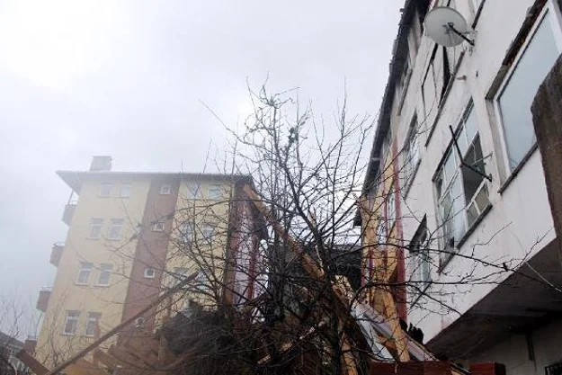 Beykoz'da sel ve fırtına uyarısı yapıldı... 1 uyari 7K3w5XF Dv