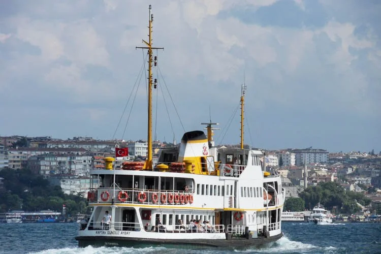 Şehir Hatları'nın Küçüksu-Beşiktaş-Kabataş hattına Kanlıca İskelesi de eklenerek hat genişletildi.