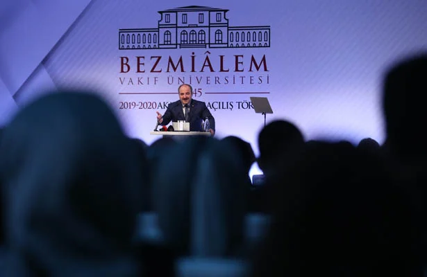 Sanayi ve Teknoloji Bakanı Mustafa Varank, Bezmialem Üniversitesi'nin Beykoz Yaşam