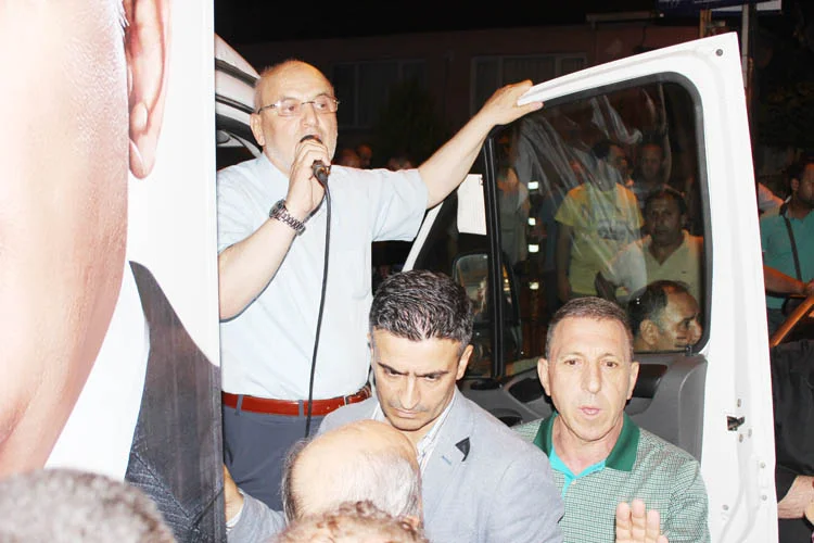 Akşam saat 19.00 sularında Türkiye’nin çeşitli bölgelerindeki bazı noktaları işgal