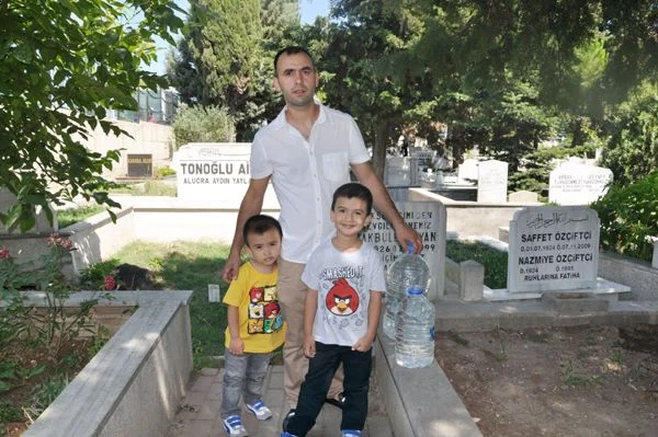 Beykoz'da Ramazan Bayramı'nı mezarlıkta geçiren de vardı.