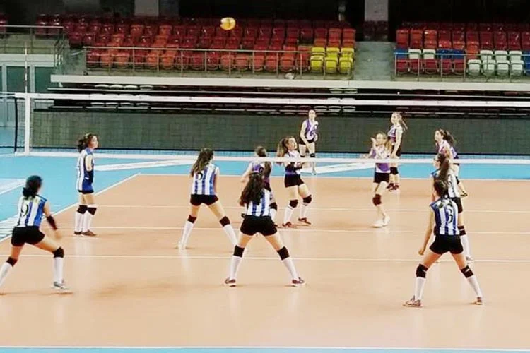 İstanbul midi kızlar voleybol ligi C grubunda mücadele Beykoz Voleybol