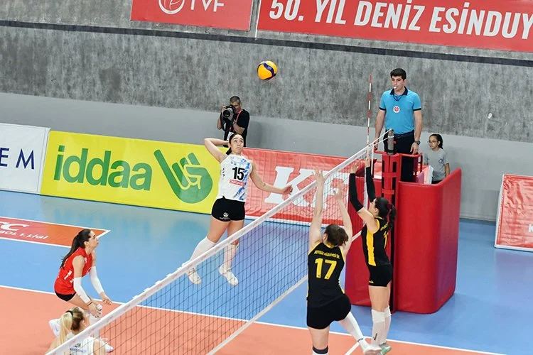 TVF Kadınlar Voleybol 1. Liginde mücadele eden Beykoz Belediyesi Kadın