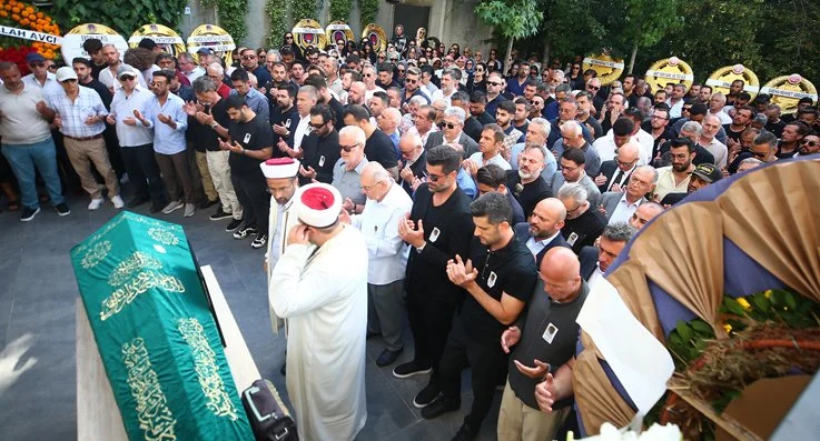 Volkan Demirel, Bodrum Acıbadem Hastanesi'nde kaybeden babası Ali Hacı Demirel'i