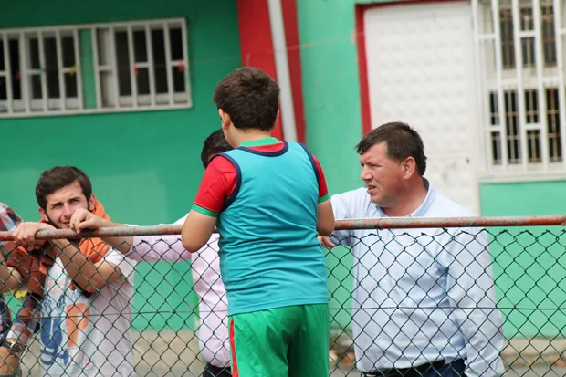 Paşabahçespor'da altyapı takımlarına alınacak oyuncular için yapılan seçmelerde yaşanan heyecan