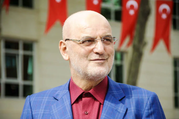 Beykoz Belediye Başkanı Yücel Çelikbilek, 30 Ağustos Zafer Bayramı nedeniyle