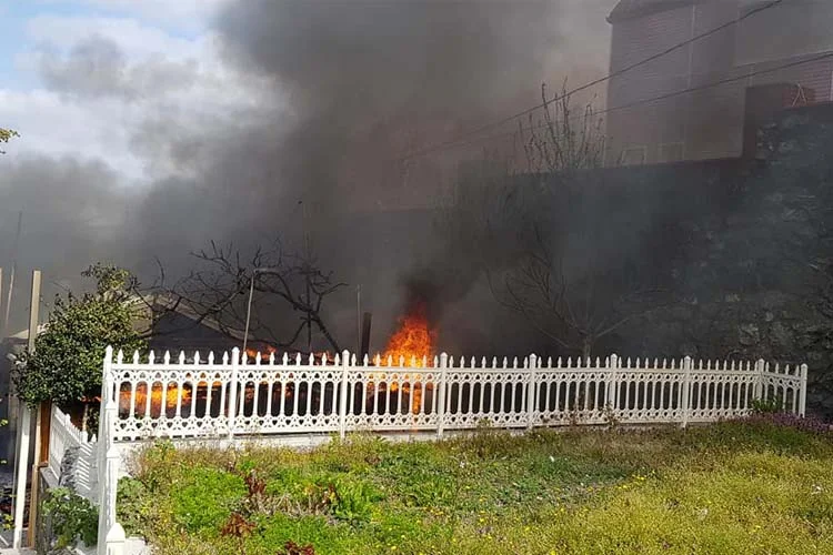 Beykoz Çavuşbaşı Baklacı Mahallesi’nde, vatandaşların yaz aylarında kullandıkları eşyalarını muhafaza