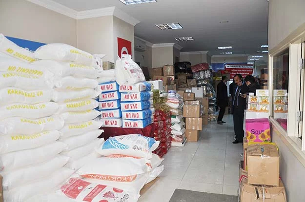 AK Partili kadınlar Türkmenlere Beykoz'dan el uzattı 1 yardim ak 2 Q 7nI9zzQ8