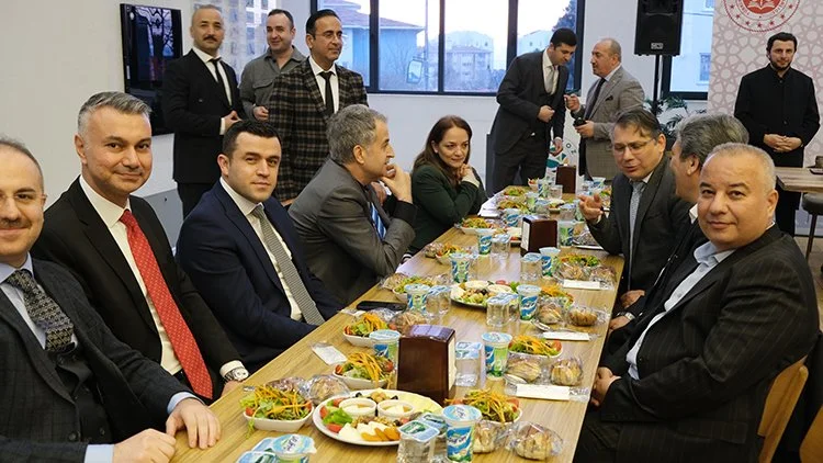 Beykoz Başsavcısı Barış Duman’dan iftar sofrası 3 yargi iftar 5 s8W5vIlQY5