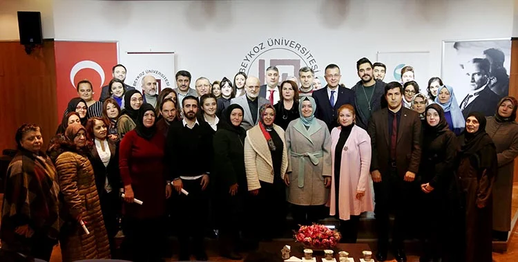 Beykoz’da “Yaşlı ve Yaşlı Hasta Bakım Sertifika Programı”nı tamamlayan kursiyere