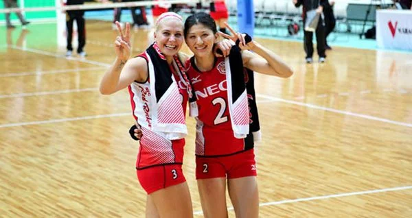 Beykozspor Voleybol Takımı spora başlayan, bir Beşiktaş macerası yaşayan Voleybolcu