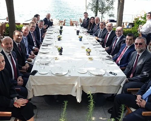 Galatasaray ve Bayern Münih yöneticileri, Ali Sami Yen Stadı'nda gerçekleşecek