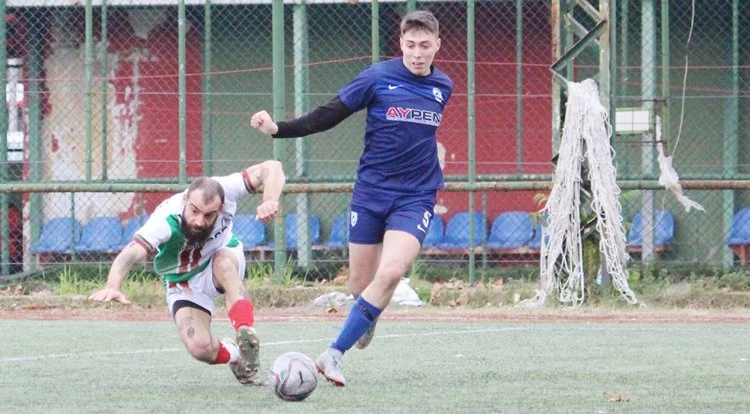 İstanbul 1.Amatör Lig 14.Grubunda mücadele eden Beykoz Yenimahallespor, Paşabahçe Stadında