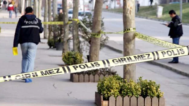 Beykoz’da köpekleri tasmasız gezdirmek yüzünden çıkan tartışma cinayetle bitti. 