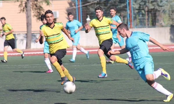 Beykoz Küçüksu Yenimahallespor A Takım düzeyinde yaşadığı şampiyonluk sevinci ile