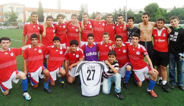 Kavacıkspor ve Küçüksu Yenimahalle şampiyon oldu... 