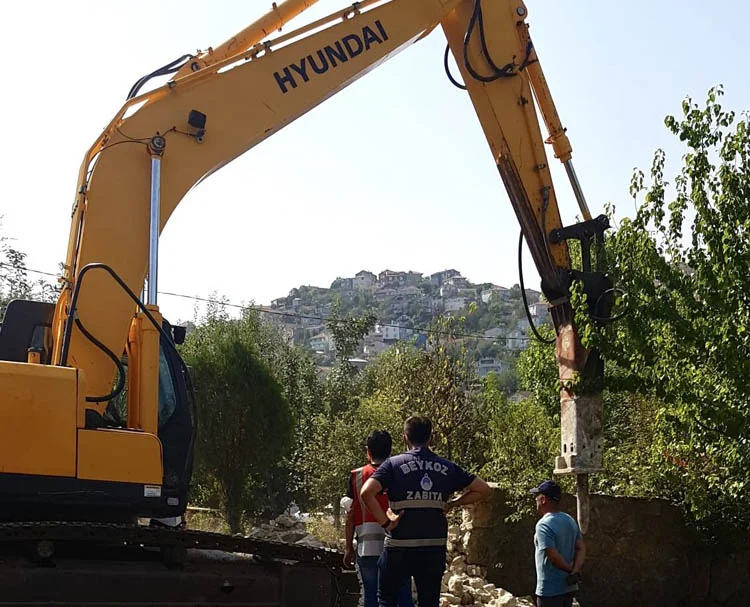 Beykoz'da bir kaçak yapı daha yıkıldı 1 yikimdb2 sOM7HT7giR