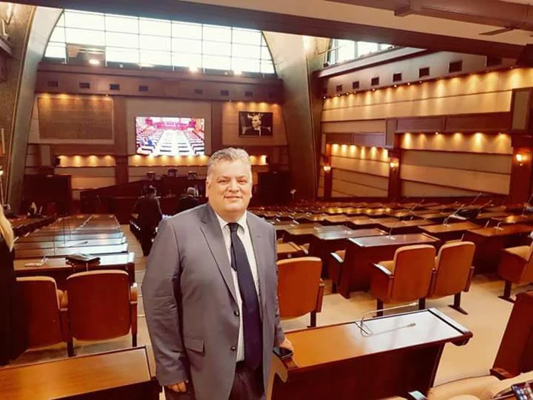 yilmaz isik bey nMXgEbV9i3