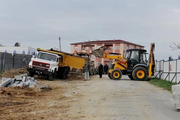 Beykoz’da hayatı kolaylaştıran ulaşım yatırımları kapsamında yol açma ve genişletme