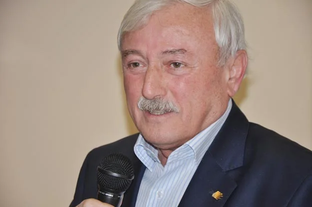 zerrin bekaraday 8 XZ3WpMb5PY