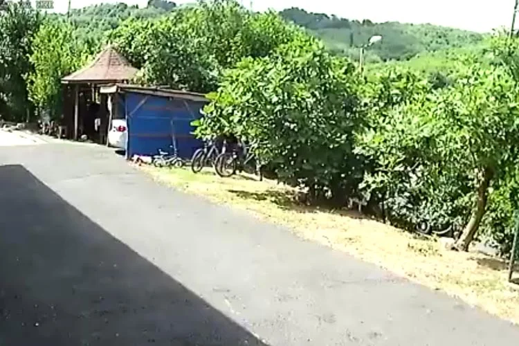Beykoz Zerzevatçı Mahallesi’nde ilginç bir hırsızlık olayı yaşandı. Evin önünde