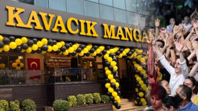 Beykoz'un sevilen işletmelerinden Kavacık Mangal, 19.08 Beykozlular Günü nedeniyle yüzde