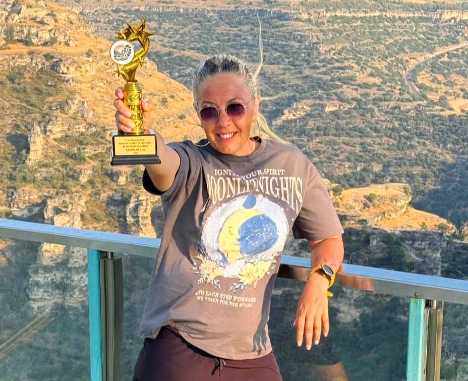 Beykoz’un ultra maratoncusu Çiğdem Topatan başarılı bir yarışı daha tamamlamanın