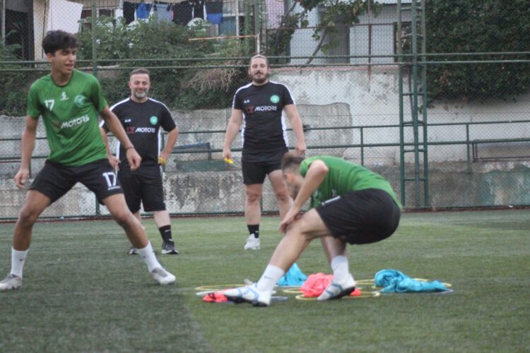 İstanbul 1. Amatör Liginin Beykoz İlçesi temsilcilerinden olan Gümüşsuyuspor'da sezon
