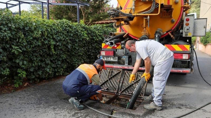 Beykoz Belediyesi Göztepe'de temizlik yaptı, vekil başkan da katıldı 2 te3