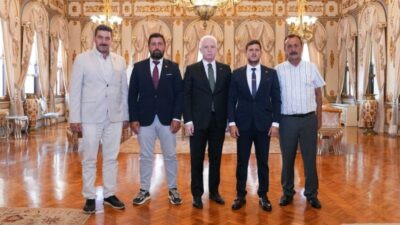 Beykoz Muhtarlar Derneği Başkanı Cengizhan Turaman ile birlikte İstanbul Valisi'ni