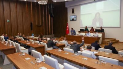 Beykoz Belediye Meclisi, yeni dönem ilk toplantısını Gürzel başkanlığında gerçekleştirirken,