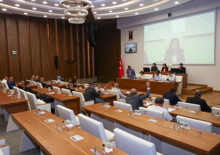 Beykoz Belediye Meclisi, yeni dönem ilk toplantısını Gürzel başkanlığında gerçekleştirirken,