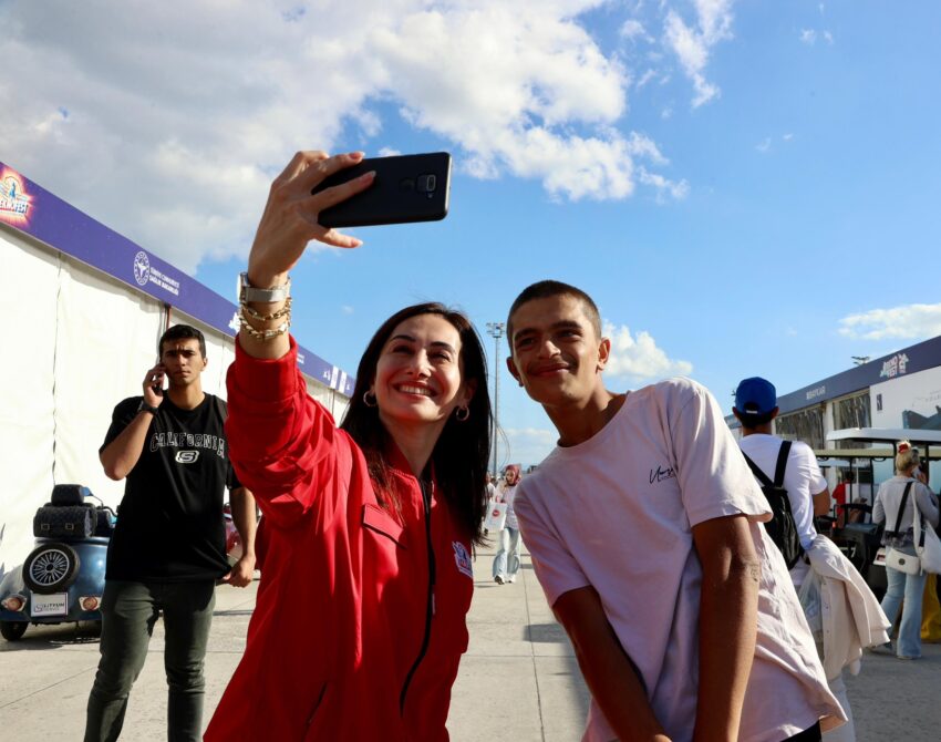 ak partili ozlem vural gurzel teknofest uniformasi giydi 1 e1758306320766