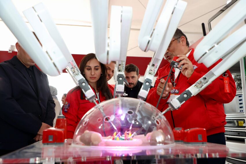 ak partili ozlem vural gurzel teknofest uniformasi giydi 4 e1758306340987