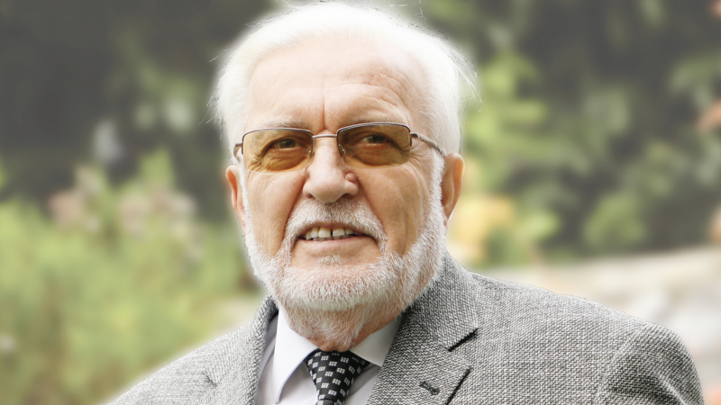 Hüseyin Ali Zengin... Sümerbank işçisi bir baba ve annenin üçüncü