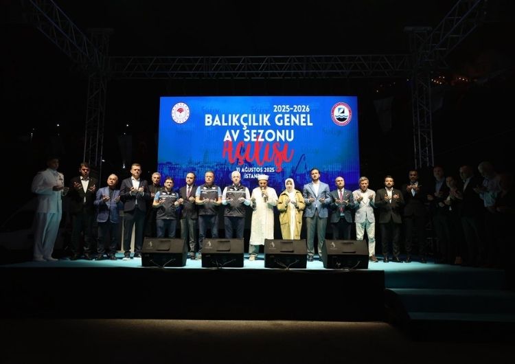 Beykoz Poyrazköy’de İl Tarım ve Orman Müdürlüğü’nce düzenlenen törenle balıkçılar