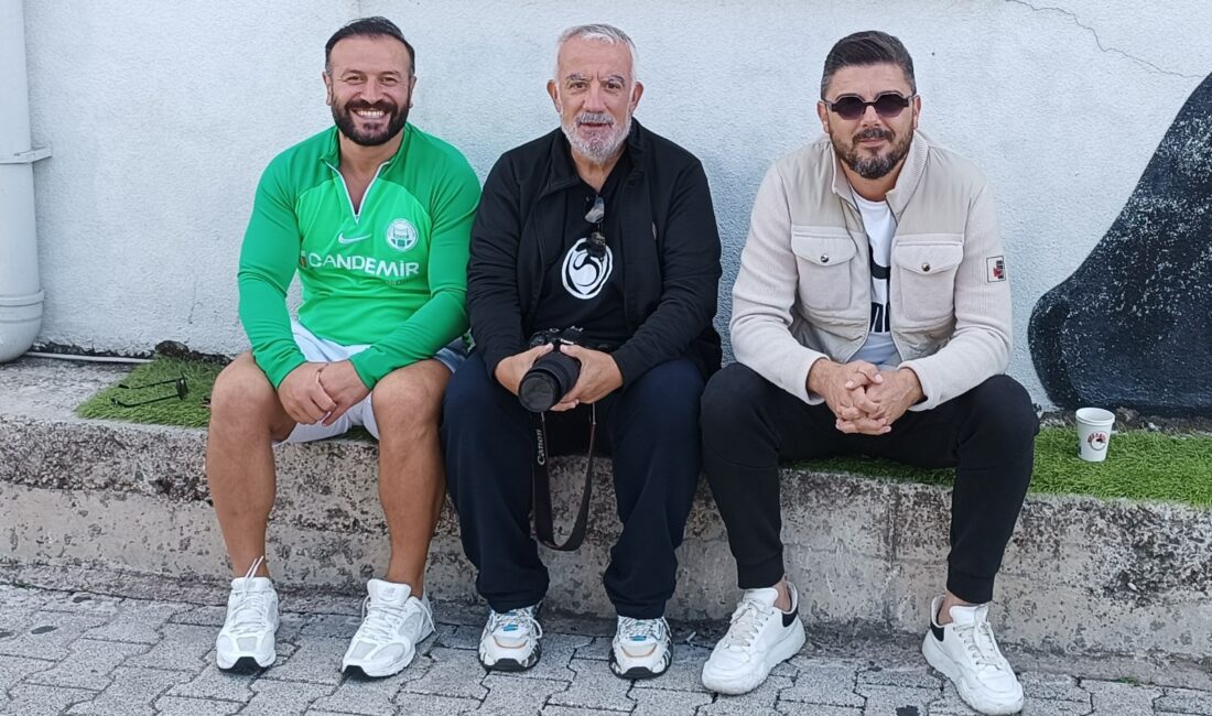 İstanbul Süper Amatör Ligi takımlarından Kavacıkspor'da Kulüp Başkanı Enes Kararmaz,