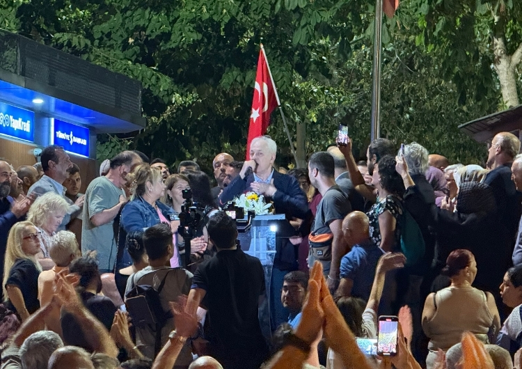 Beykoz Belediye Meclisi ve CHP'de yaşanan istifaların ardından seçilmiş Belediye